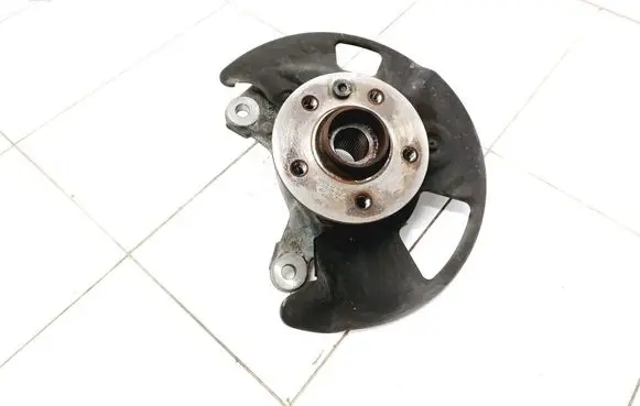 Front wheel hub