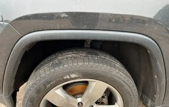 Jeep Grand Cherokee Front arch trim 