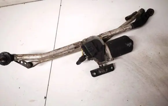 Front wiper linkage and motor