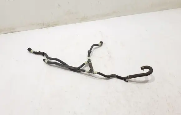 Engine coolant pipe/hose