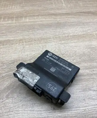 Volkswagen Golf V Gateway control module 1K0907530E 1K0907951