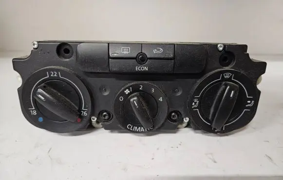 Volkswagen PASSAT B6 Climate control unit