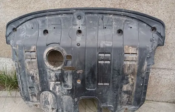 KIA Sorento Engine splash shield/under tray 201102P500