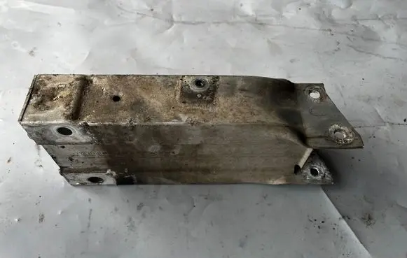 Mercedes-Benz E W212 Front bumper shock/impact absorber A2126200995