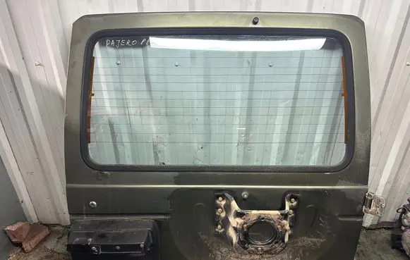 Mitsubishi Pajero Tailgate/trunk/boot lid