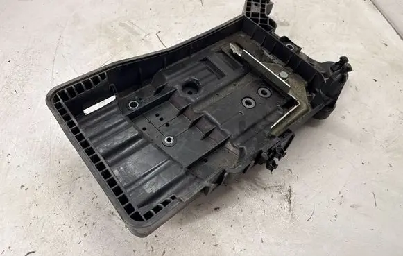 Audi Q3 F3 Battery box tray 5QF915325B