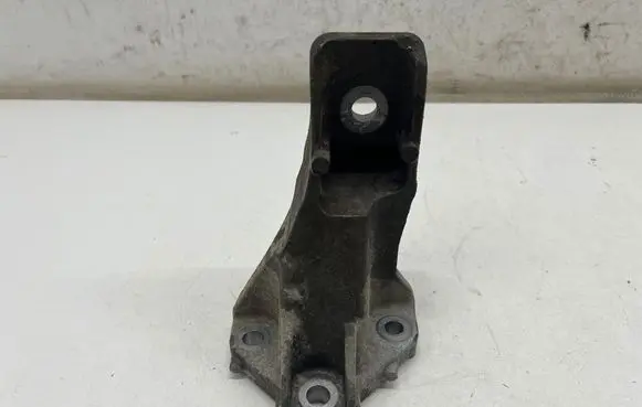 Land Rover Discovery 5 Engine mounting bracket CPLA6061CB