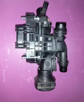 Thermostat/thermostat housing