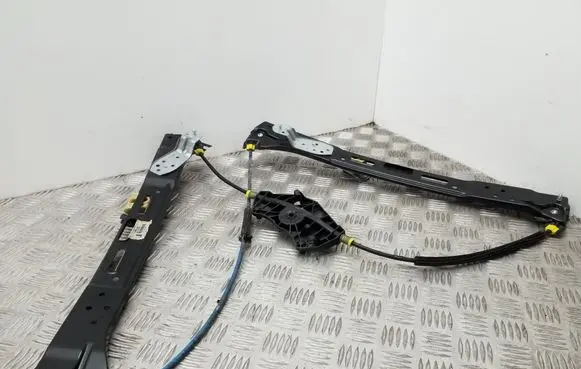Volkswagen Sharan Front window lifting mechanism without motor 7N0837461F
