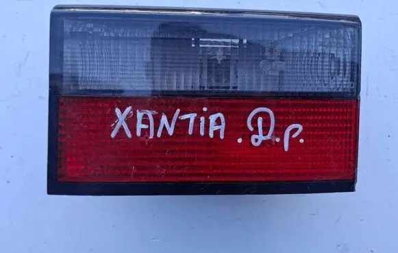 Citroen Xantia Tailgate rear/tail lights 91030 2224