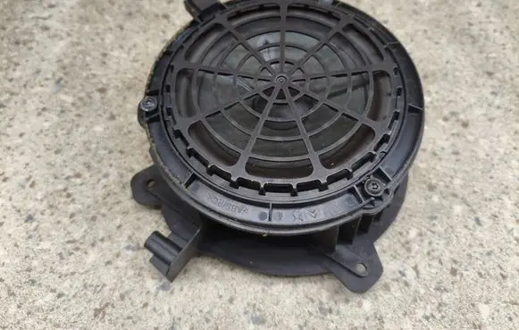 Opel Mokka B Front door speaker 9818747880