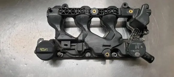Peugeot 308 Rocker cam cover 9827622780