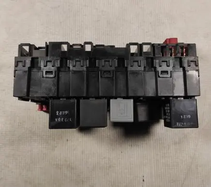 Volkswagen Sharan Fuse module 7M0937025D