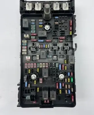 Chrysler Pacifica Fuse box set 63565509