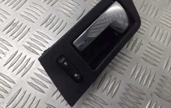 Ford Focus Front door interior handle