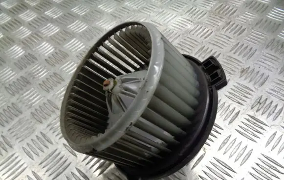 Toyota Corolla Verso E121 Front door blower motor 194000-1510