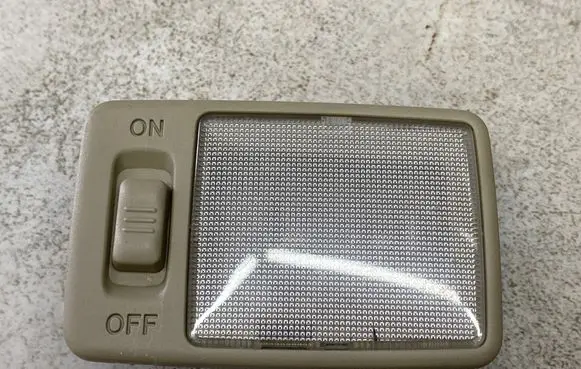 Toyota Prius (XW20) Front seat light