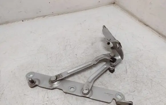 Volvo S80 Tailgate/trunk/boot hinge 30799274