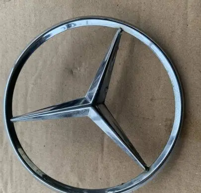 Mercedes-Benz W123 Manufacturers badge/model letters 1267580058