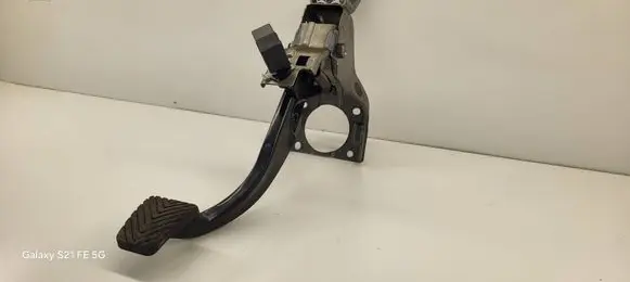 Hyundai i40 Brake pedal 328003X100