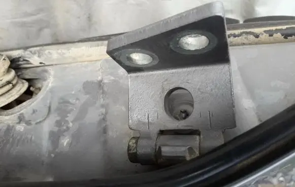 Peugeot 607 Rear door lower hinge
