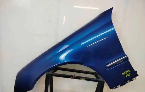 Mercedes-Benz C W203 Fender 