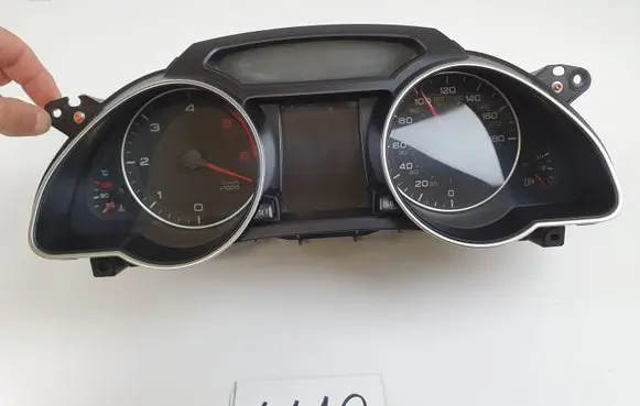 Audi A5 8T 8F Speedometer (instrument cluster) 8T0920981B