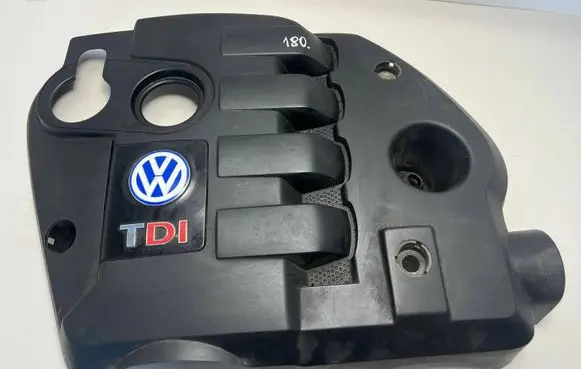 Volkswagen PASSAT B5.5 Engine cover (trim) 0134272AD 054682AF