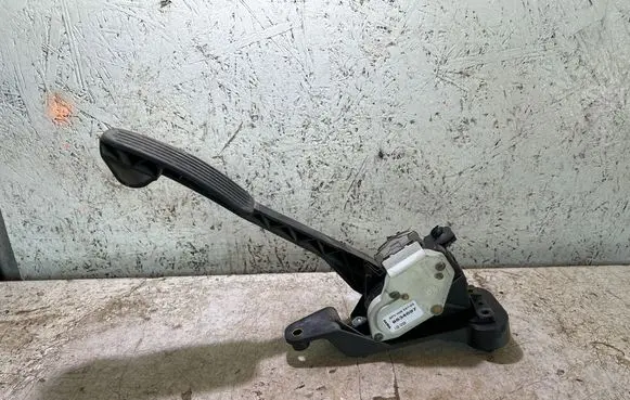 Volvo XC90 Accelerator throttle pedal 6PV00853704 8634697