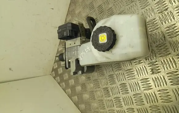 Toyota Prius (XW50) Master brake cylinder 4721047D20