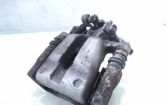 Opel Meriva A Rear brake caliper