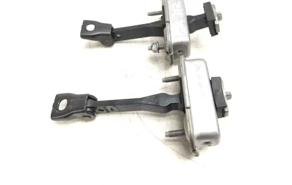 Peugeot 2008 I Front door check strap stopper