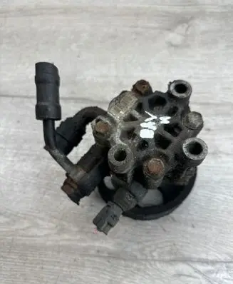 Toyota RAV 4 (XA20) Power steering pump