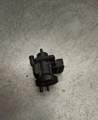 Mercedes-Benz E W211 Turbo solenoid valve 0005450427