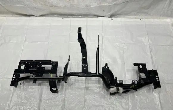 Maserati GranTurismo Dashboard cross member/frame bar 