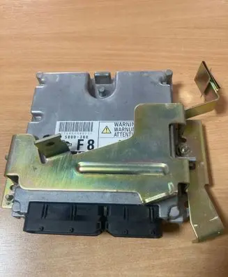 Nissan X-Trail T30 Engine control unit/module 2758003802 5800380