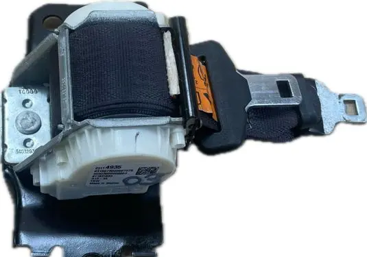 Cadillac Escalade IV Front seatbelt 23114935