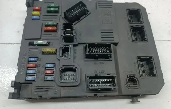Citroen C3 Fuse module 9652474480 S118085200