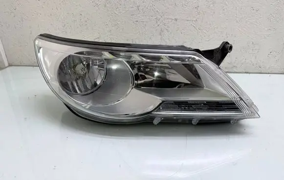 Volkswagen Tiguan Headlight/headlamp 5N1941032AB