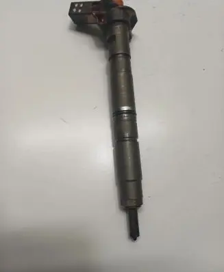 Audi A6 S6 C6 4F Fuel injector 03L130277