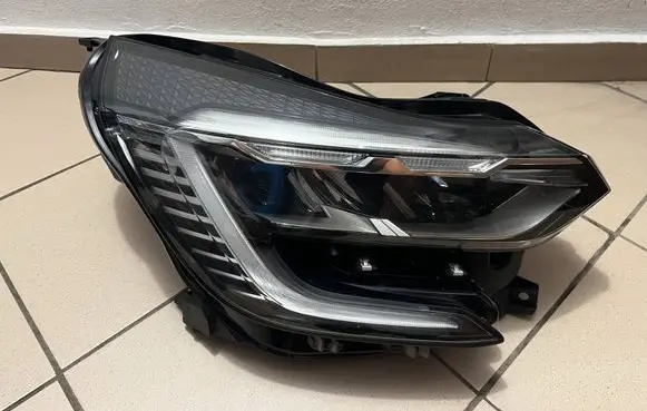 Renault Captur II Headlight/headlamp 260104525R