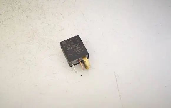 Toyota Avensis T250 Other relay 9008087013