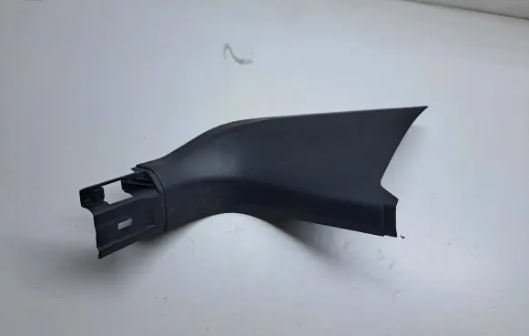 Foot area side trim
