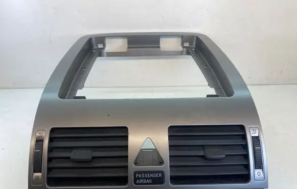 Volkswagen Touran I Dash center air vent grill 1T1819728D