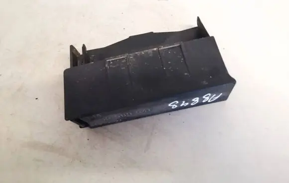 Opel Astra G Fuse box cover 90589541