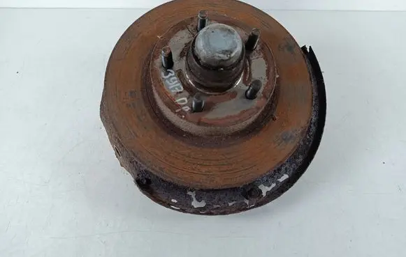 Front wheel hub