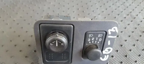 Nissan Primera Wing mirror switch