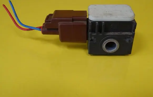 KIA Carens I Airbag deployment crash/impact sensor 959201D000