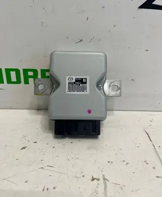 Mazda 2 Fuel injection pump control unit/module W4T80573