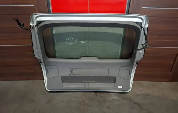 Audi A4 S4 B7 8E 8H Tailgate/trunk/boot lid